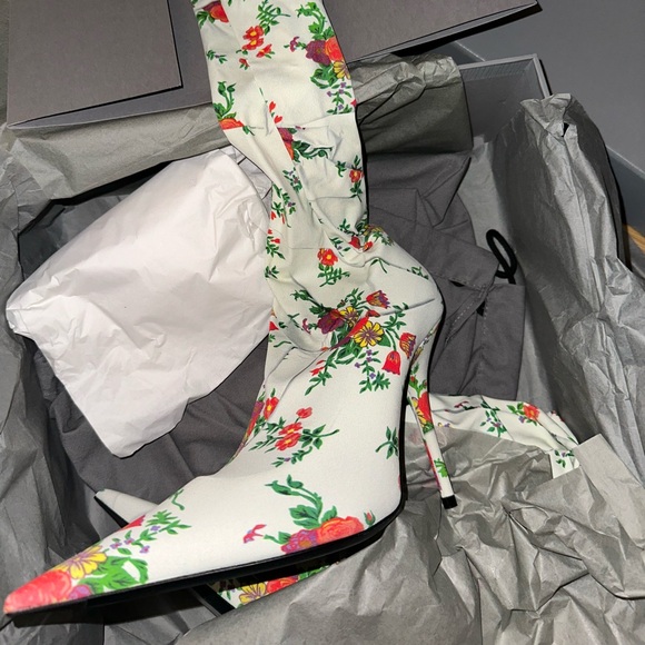 Balenciaga Boots - Picture 4 of 7
